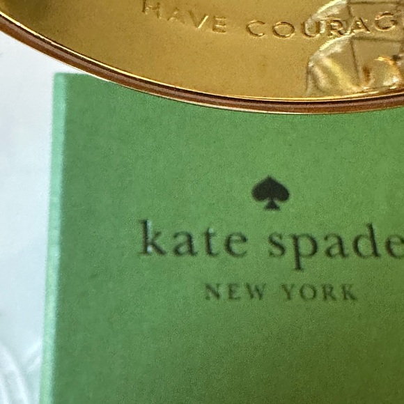 ♠️ Kate Spade “Have Courage “ Bangle Bracelet Red, Pink, White And Gold ♠️ - Picture 3 of 3